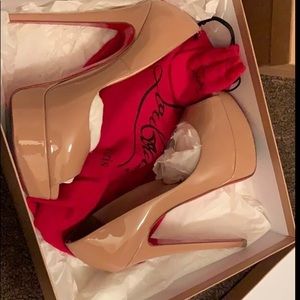 Christian Louboutin Lady Peep
